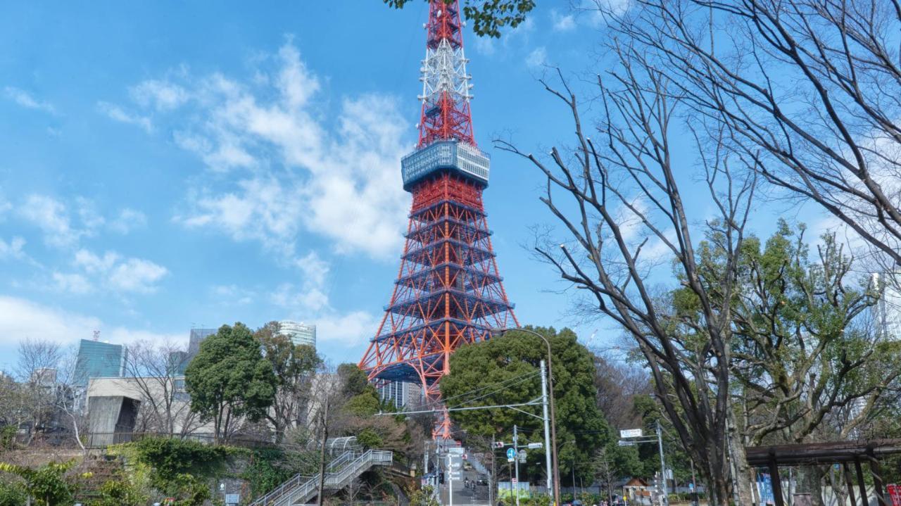 Floral - Iron Tower Hotel Tokio